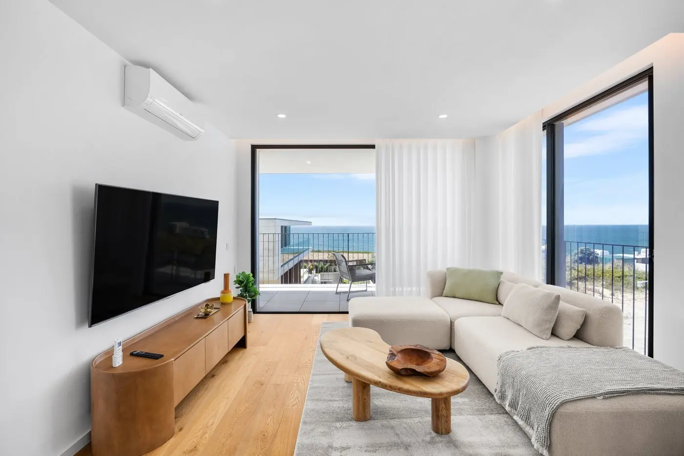 Sala com vista mar de um arrendamento de longa duração