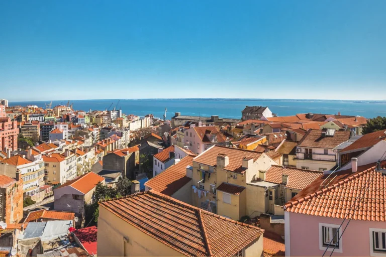 Short-term rental income in Portugal (2026): estimates by area
